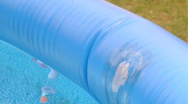 chem-i-kak-zakleit-naduvnoj-bassejn.jpg Материал для устранения повреждения